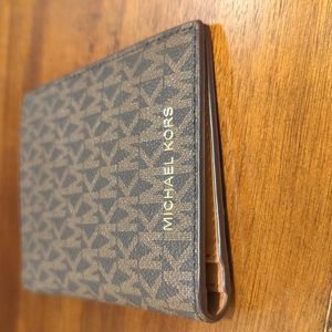 Michael Kors Bedford Monogram Passport Holder/Passport Cover